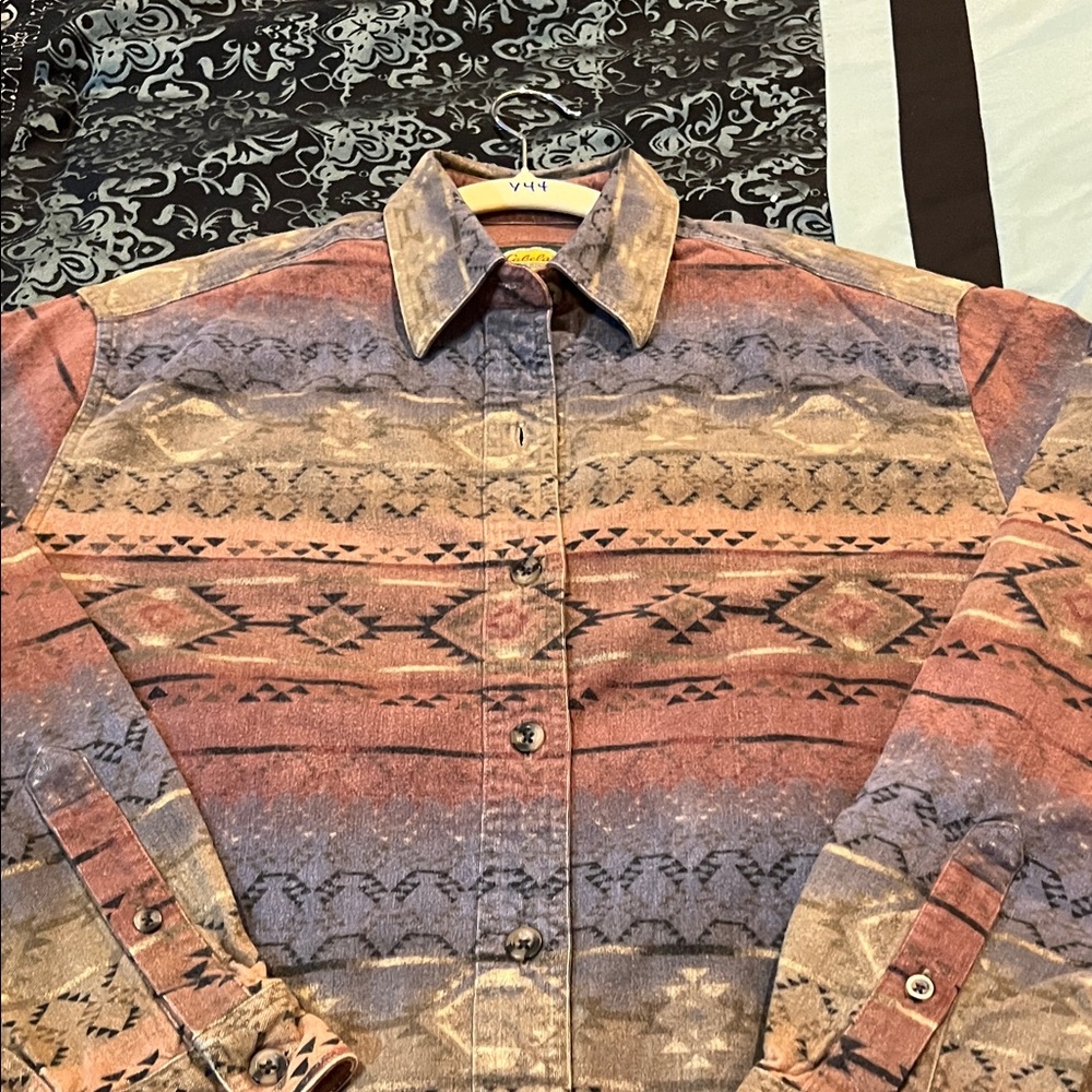 Cabela's Southwestern Patterned Button Down Shirt - image 4
